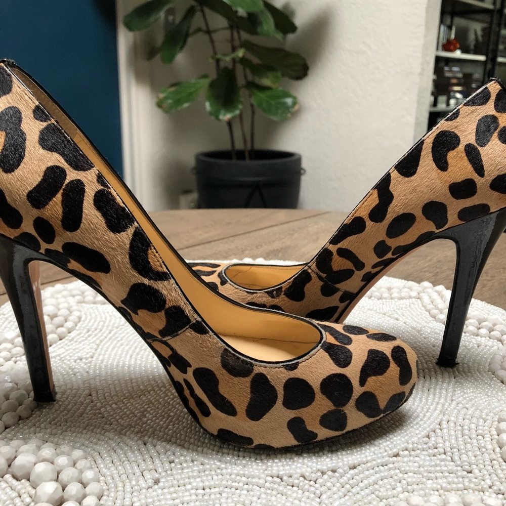 Leopard Print Pumps - Picture 3 of 4